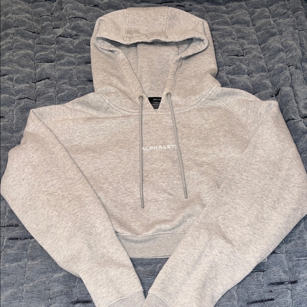 Alphalete Women's Light Gray Cropped Hoodie
